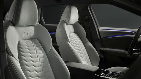 Precision-designed seats for the Audi A6 Avant e-tron’s S line