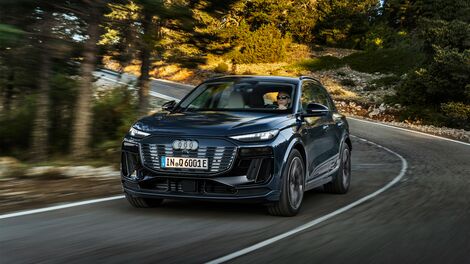 Dynamic lighting redefined: The Audi Q6 SUV e-tron