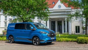 Ford E-Transit™ Custom® Double Cab-in-Van