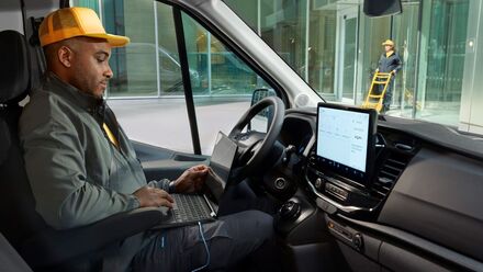Ford E-Transit™ Chassis Cab