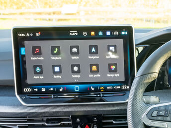 Volkswagen Golf Plug-in Hybrid Screen