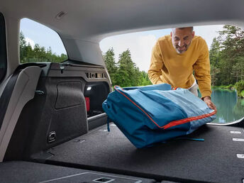 Volkswagen Passat Plug-in Hybrid Boot Capacity