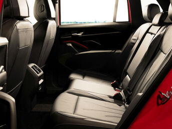 Volkswagen Tiguan Plug-in Hybrid Interior