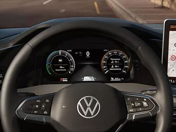 Volkswagen Golf Plug-in Hybrid Digital Cockpit