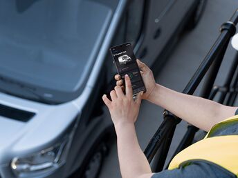 Ford E-Transit™ Double Cab-in-Van