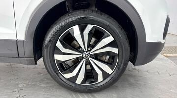 2023 Volkswagen 1.0 TSI Black Edition Euro 6 5-door (White) - Image: 5