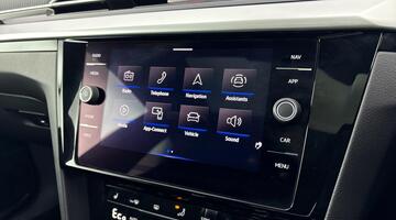 2025 Volkswagen 2.0 TSI R Fastback DSG 4Motion Euro 6 5-door (White) - Image: 18