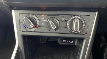 2022 Volkswagen 1.0 TSI Life Euro 6 5-door (Blue) - Image: 7