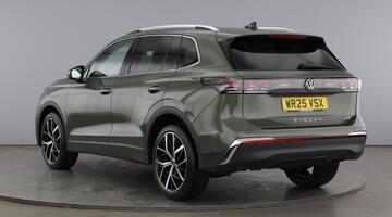 2025 Volkswagen ETSI MHEV Elegance DSG Euro 6 5-door (Green) - Image: 3