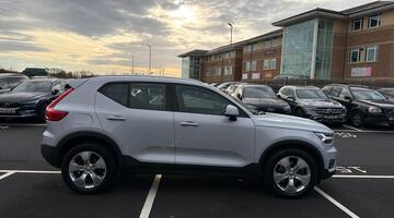 2020 Volvo 2.0 T4 Momentum Pro Auto Euro 6 5-door (Silver) - Image: 4