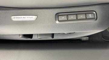 2025 Volkswagen 2.0 TSI R-Line DSG Euro 6 5-door (Black) - Image: 21