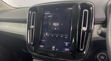 2019 Volvo 2.0 T4 Inscription Auto Euro 6 5-door (White) - Image: 30