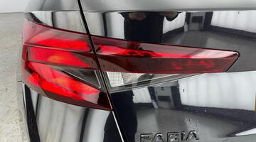 2023 Škoda 1.0 TSI Monte Carlo Euro 6 5-door (Black) - Image: 32