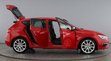 2017 SEAT EcoTSI FR Technology Euro 6 5-door (Red) - Image: 10