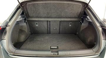 2022 Volkswagen TSI R-Line Euro 6 5-door (Grey) - Image: 28