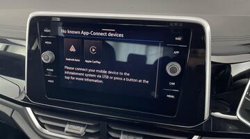 2025 Volkswagen TSI R-Line DSG Euro 6 5-door (Black) - Image: 13