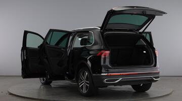 2023 Volkswagen TSI Elegance DSG Euro 6 5-door (Black) - Image: 11