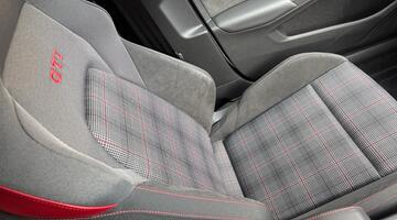 2025 Volkswagen 2.0 TSI GTI DSG Euro 6 5-door (White) - Image: 31