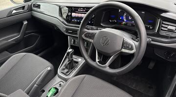 2025 Volkswagen 1.0 TSI Match DSG Euro 6 5-door (Black) - Image: 6