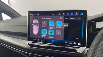 2025 Volkswagen TSI R-Line Euro 6 5-door (Black) - Image: 14