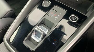 2022 Audi 1.0 TFSI 30 S line S Tronic Euro 6 4-door (Red) - Image: 16