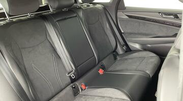 2025 Volkswagen Pro 77kWh Match Tourer Auto 5-door (White) - Image: 1