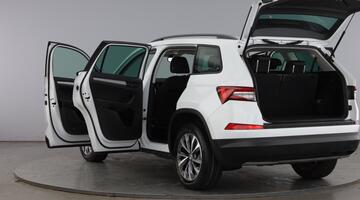 2022 Škoda TSI ACT SE Drive Euro 6 5-door (7 Seat) (White) - Image: 11