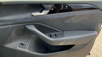 2025 Volkswagen ETSI MHEV R-Line DSG Euro 6 5-door (Black) - Image: 23