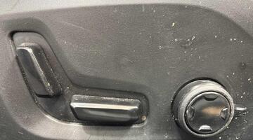 2025 Volvo 2.0h T6 18.8kWh Plus Auto Euro 6 5-door (Blue) - Image: 27