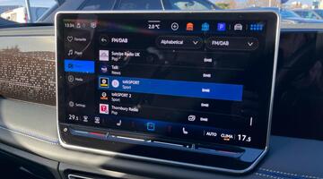 2025 Volkswagen ETSI MHEV R-Line DSG Euro 6 5-door (Grey) - Image: 14