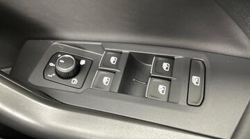 2025 Volkswagen 1.0 TSI Black Edition Euro 6 5-door (Black) - Image: 19