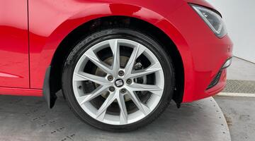 2017 SEAT EcoTSI FR Technology Euro 6 5-door (Red) - Image: 5