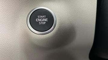 2020 Volvo 2.0 T4 Momentum Pro Auto Euro 6 5-door (Black) - Image: 21