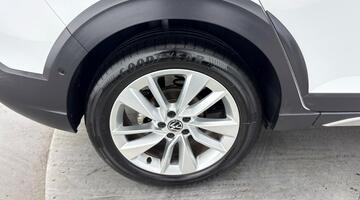 2025 Volkswagen 1.0 TSI Match DSG Euro 6 5-door (White) - Image: 16