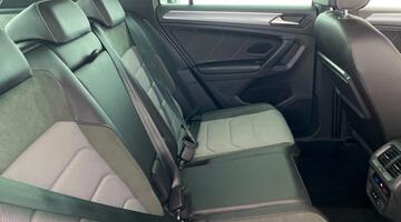 2019 Volkswagen 2.0 TDI R-Line Tech DSG 4Motion Euro 6 5-door (Grey) - Image: 35