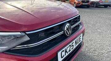 2025 Volkswagen 1.0 TSI R-Line DSG Euro 6 5-door (Red) - Image: 31