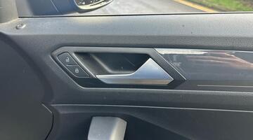 2019 Volkswagen TDI R-Line Euro 6 5-door (Blue) - Image: 26