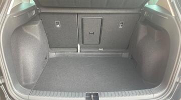 2025 SEAT TSI EVO FR Sport DSG Euro 6 5-door (Black) - Image: 9