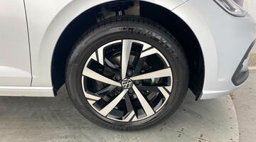 2025 Volkswagen 1.0 TSI Match DSG Euro 6 5-door (Silver) - Image: 5