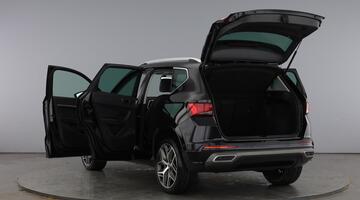 2022 SEAT 2.0 TDI FR Sport Euro 6 5-door (Black) - Image: 11