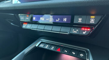 2025 Audi TFSI 35 Black Edition Sportback S Tronic Euro 6 5-door (White) - Image: 33