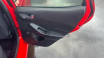 2019 Ford 1.0T EcoBoost ST-Line Euro 6 5-door (Red) - Image: 28