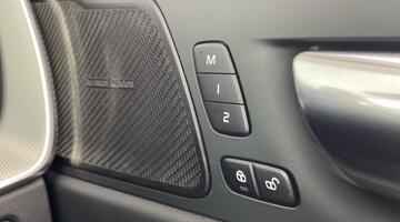 2024 Volvo 2.0 B5 MHEV Plus Auto Euro 6 5-door (Black) - Image: 20