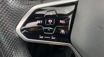 2020 Volkswagen 2.0 TDI R-Line DSG 4Motion Euro 6 5-door (Silver) - Image: 23