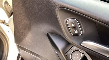 2019 Ford Ti-VCT Trend Euro 6 5-door (Silver) - Image: 27