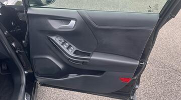 2022 Ford 1.0T EcoBoost MHEV ST-Line Vignale DCT Euro 6 5-door (Black) - Image: 9