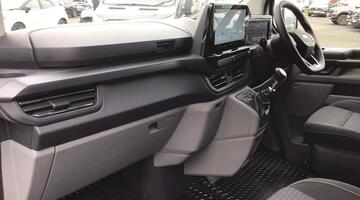 2025 Ford 2.0 320 EcoBlue Zetec L1 Euro 6 5-door (White) - Image: 28