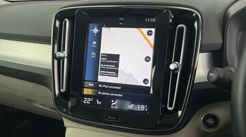 2020 Volvo 2.0 T4 Momentum Pro Auto Euro 6 5-door (Black) - Image: 27