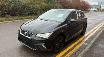 2026 SEAT FR Black Edition 1.0 TSI Petrol 115 6-speed manual (Black) - Image: 1