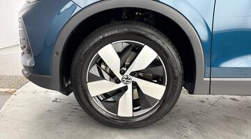 2025 Volkswagen 2.0 TDI Match DSG Euro 6 5-door (Blue) - Image: 38